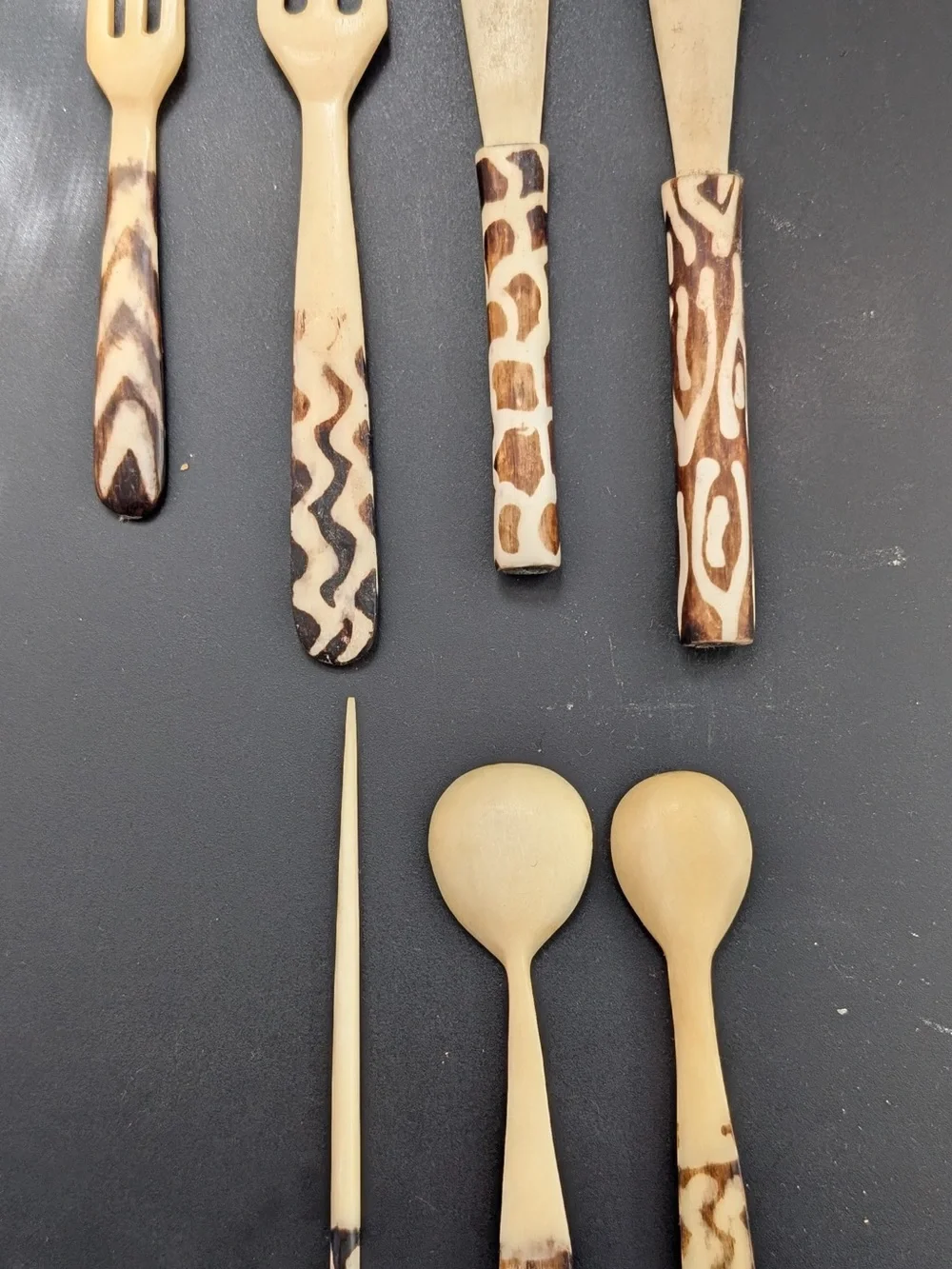 Kenyan Handcrafted Brown & Cream Hors D’oeuvres Set